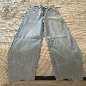 Women’s Risen high rise wide leg flare jeans size 9